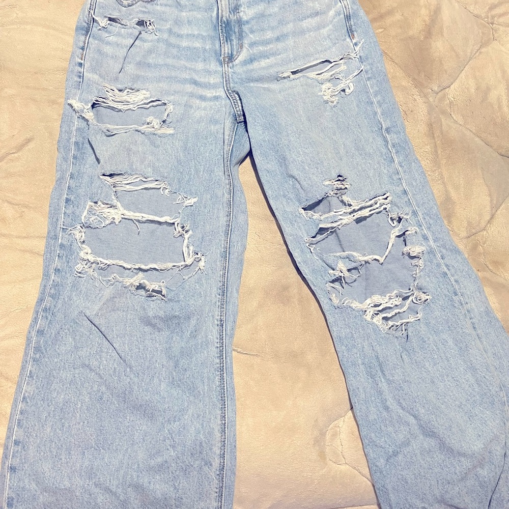 Never been worn American eagle super high waisted baggy wide leg jeans! 12 long
